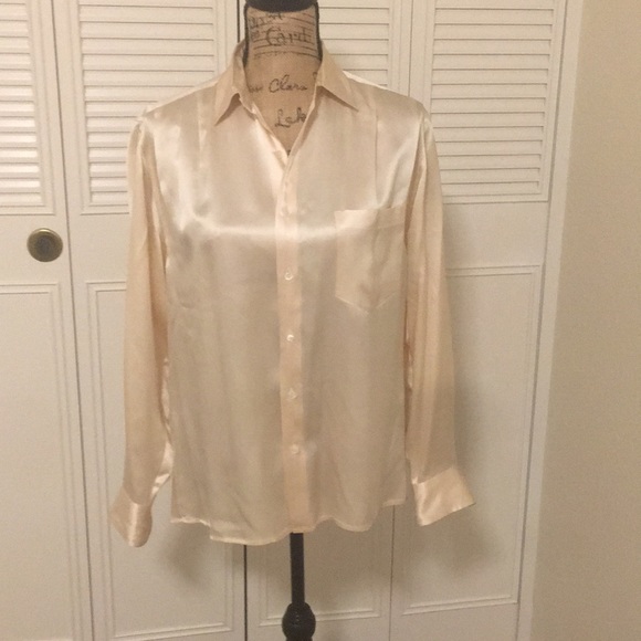 Ralph Lauren Tops - Ralph Lauren Silk Nlouse❤️Mint Condition